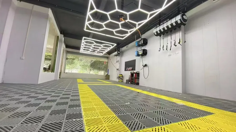 40 mm Diamond Grating Tile view 2