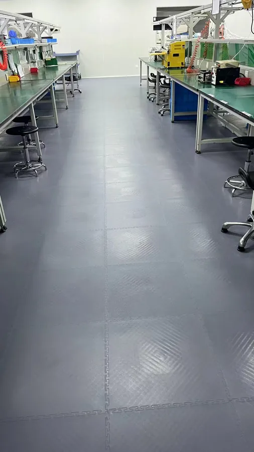 PVC Interlocking Tile 450 view 4