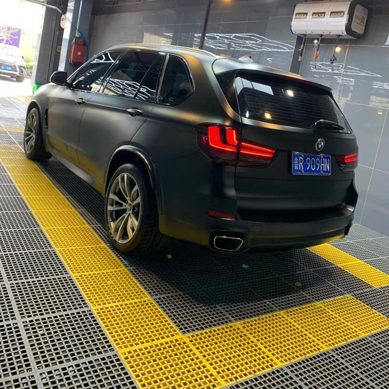 SUV Wash & Prep Bay